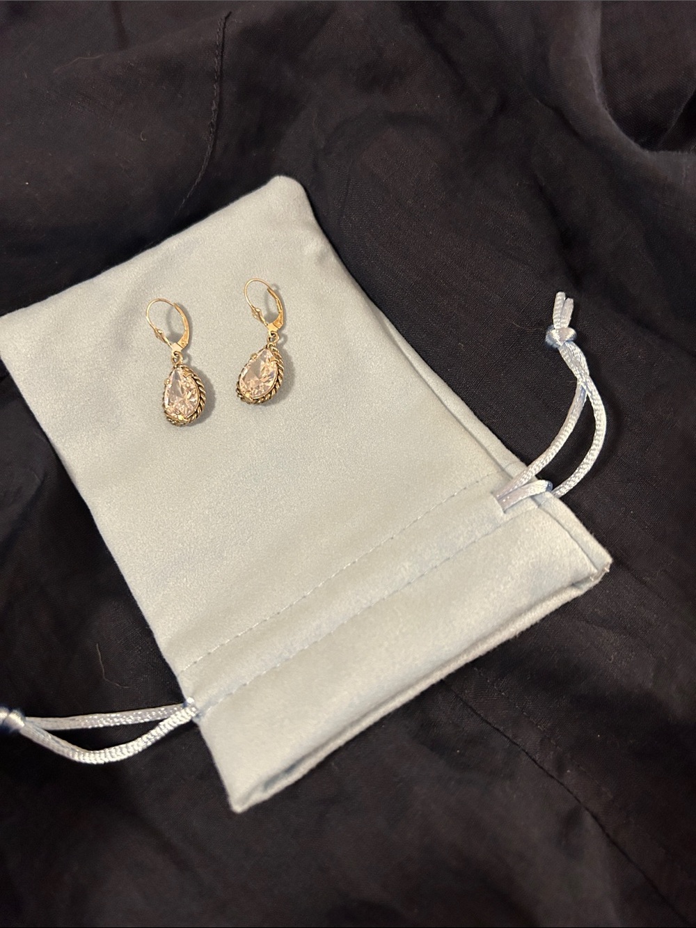 Elegant sterling silver Teardrop Crystal Leverback Earrings - Unbranded